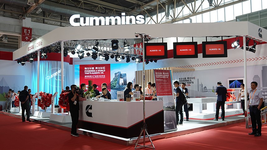 康明斯展台.jpg