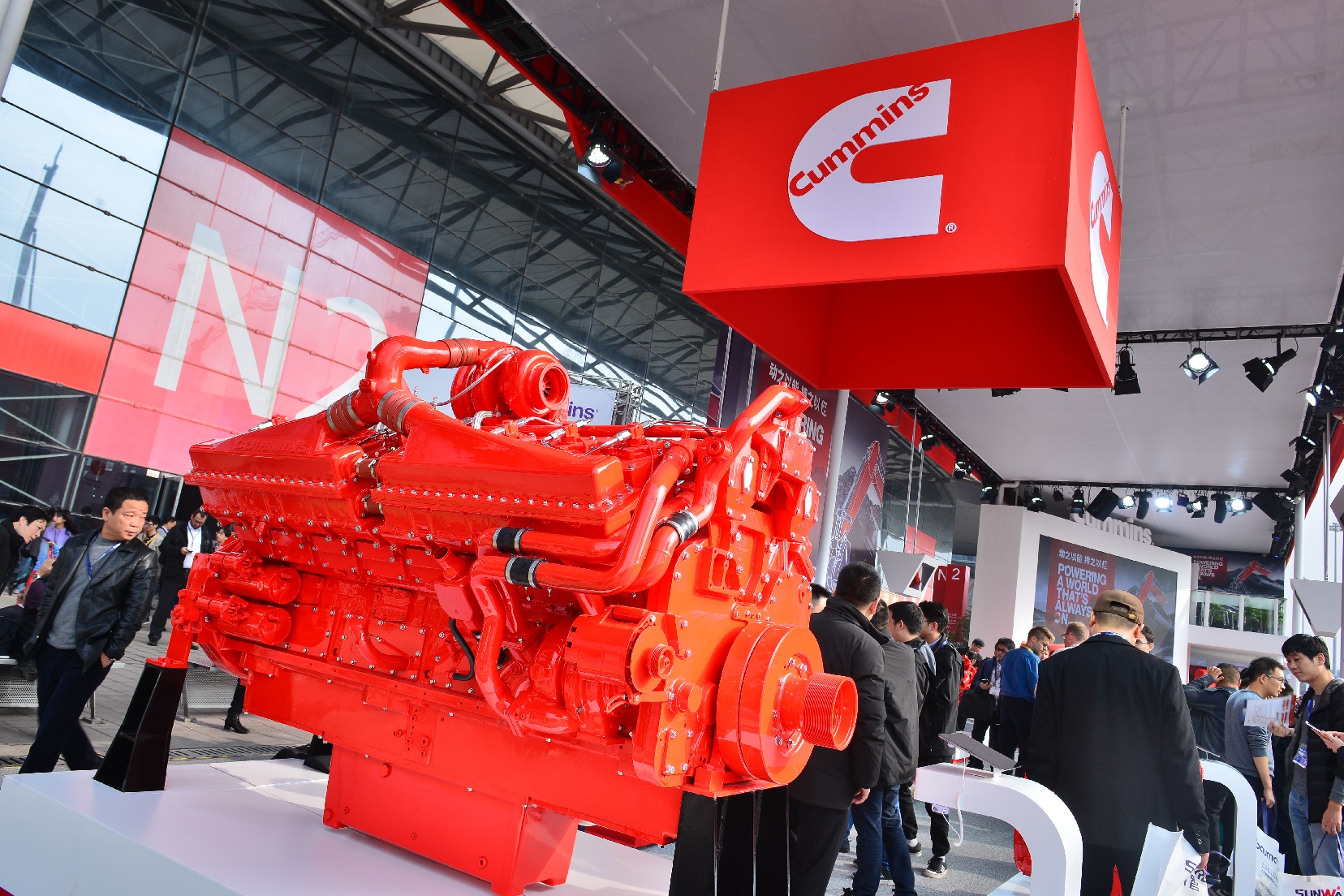 Cummins QSK50 high horsepower engine at bauma China show lw.jpg