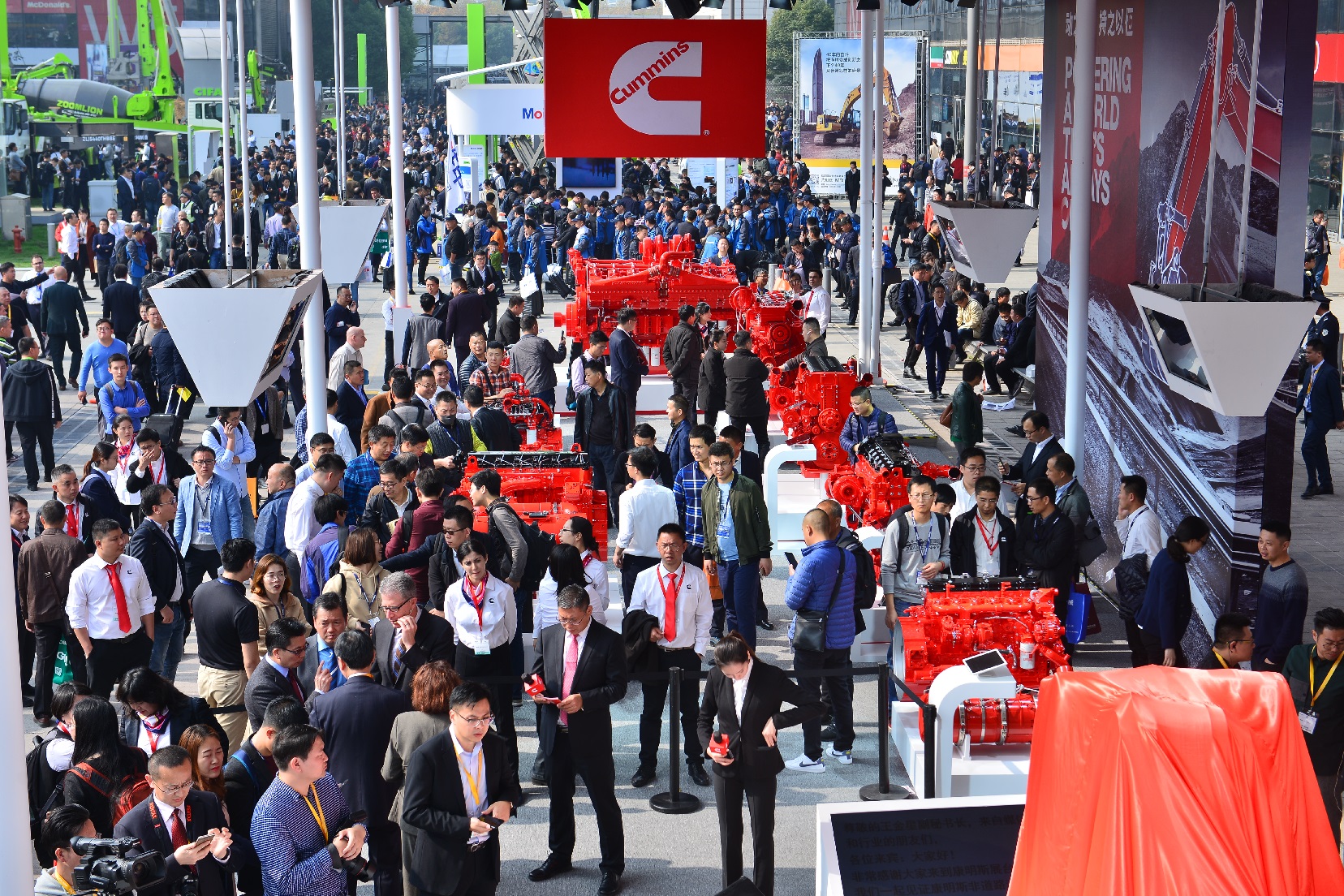 Cummins at bauma China show 2 lw.jpg
