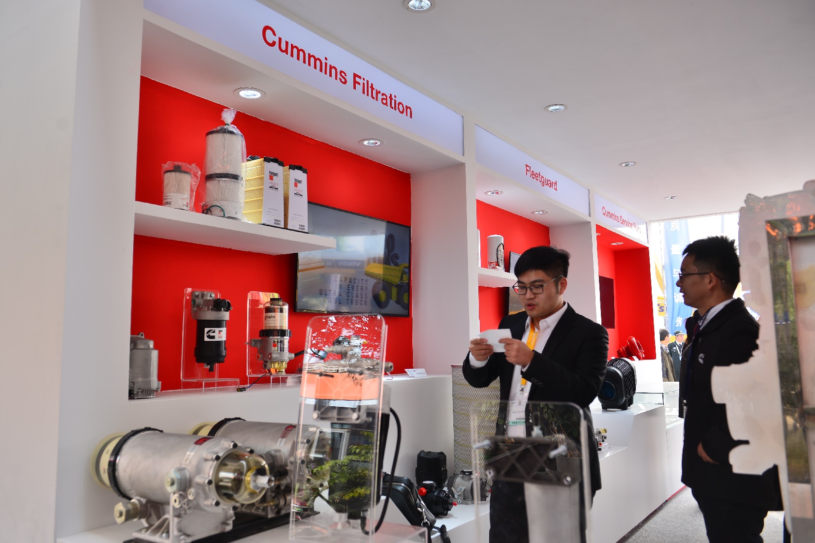 Cummins components display at bauma China show 1 lw.jpg